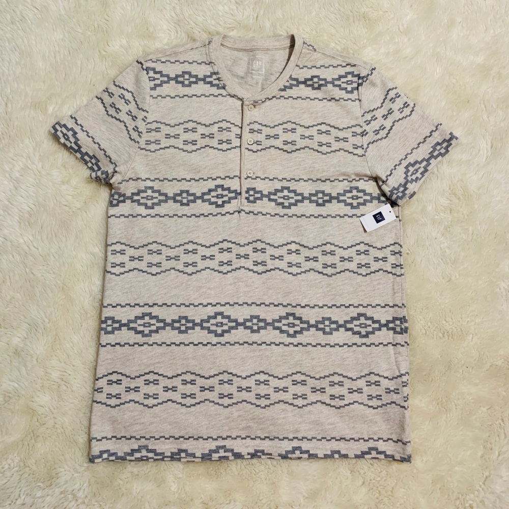 Gap shirt